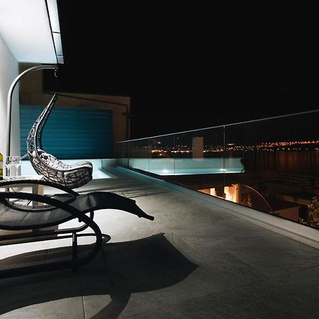Villa Magna - Seaside Villa With Pool And Sauna Трогір Екстер'єр фото